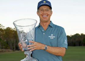 David Toms suma su quinta victoria en el Champiosn tour con Jiménez muy mal