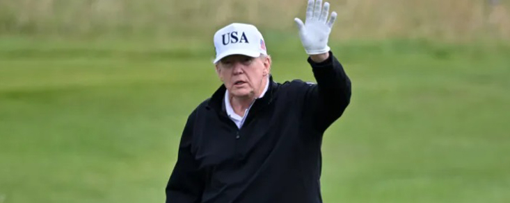 Así juegan Donald Trump y su caddie