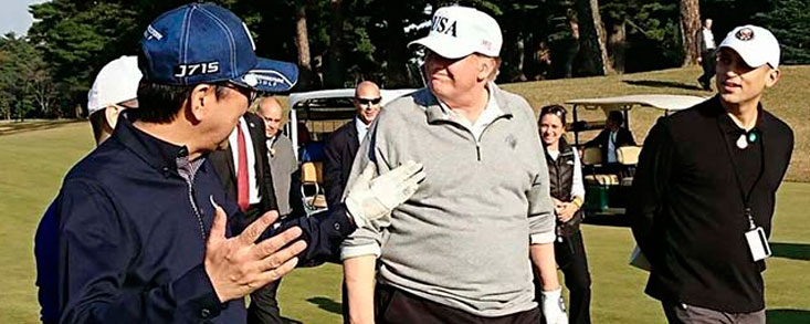 Donald Trump inicia la gira asiática con golf
