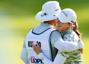Jennifer Kupcho deslumbra en un campo implacable