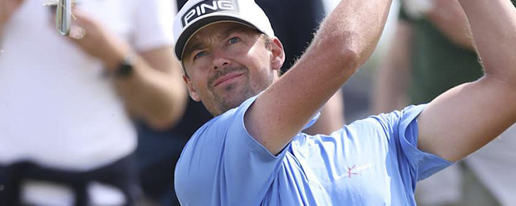 Cuádruple empate en cabeza con Alex del Rey (-3) y con los mejores del mundo en juego