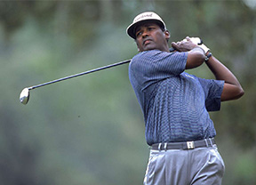 Triple empate con Vijay Singh, Yang y Percy empatados con -6