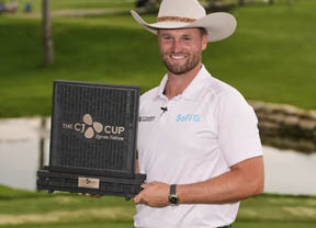 Clark gana el CJ Cup Byron Nelson con 30 bajo par