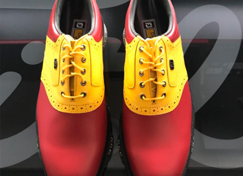 Los zapatos de Jorge Campillo, muy especiales